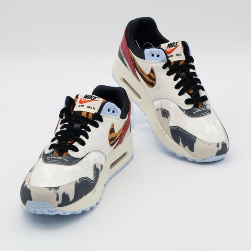 Nike Air Max Animal print designs Woman’s Size 7